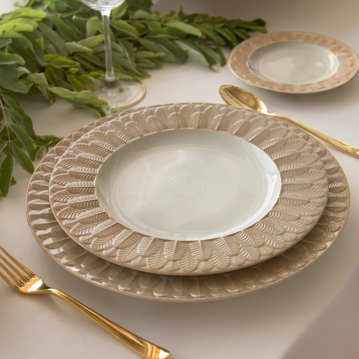 Peacock Dining Set - Caramel